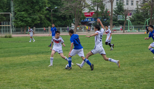 让他在中后 让他在中后